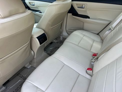 Used 2017 Toyota Camry XLE image 4