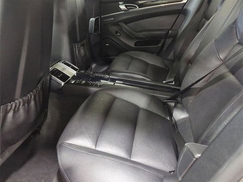 Used 2014 Porsche Panamera S image 24