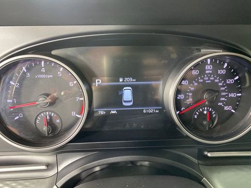 Certified 2022 Kia Carnival LX image 17