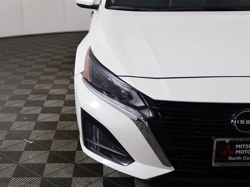 Used 2023 Nissan Altima 2.5 SV w/ SV Premium Package image 15