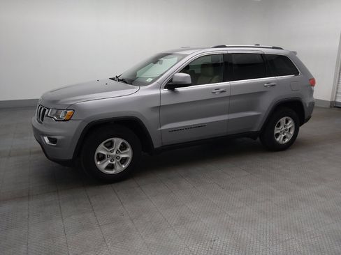Used 2017 Jeep Grand Cherokee Laredo w/ Quick Order Package 2BE RWD image 2