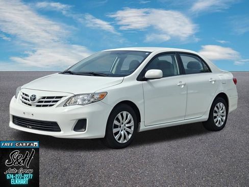 Used 2013 Toyota Corolla LE FWD image 12