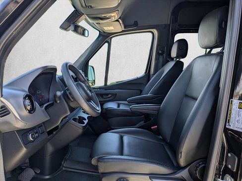 Used 2019 Mercedes-Benz Sprinter 2500 image 15