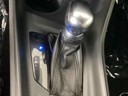 Used 2018 Toyota C-HR XLE image 21