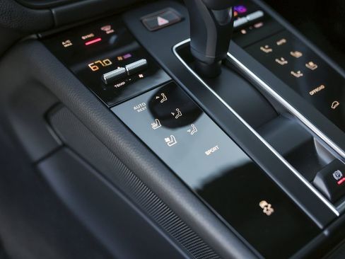 New 2026 Porsche Macan image 27