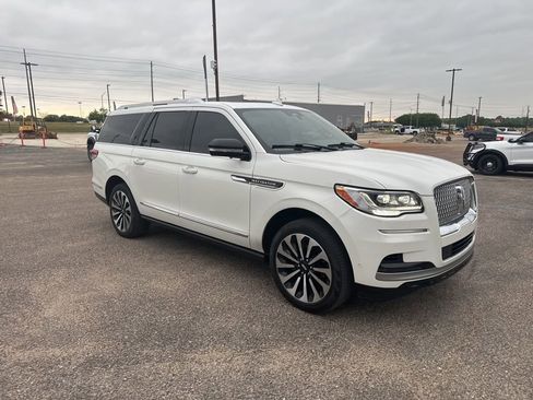 Used 2024 Lincoln Navigator L Reserve AWD/4WD image 16
