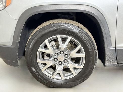Used 2023 GMC Acadia SLT image 29