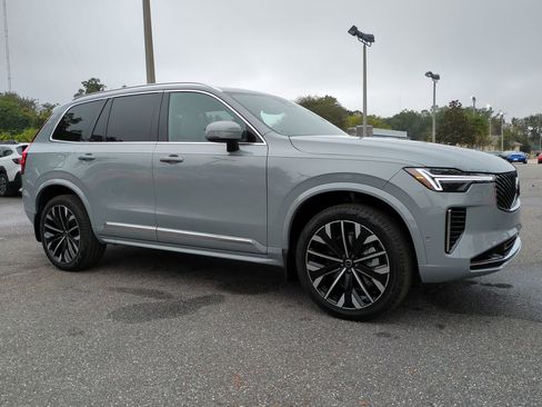 New 2026 Volvo XC90 B6 Plus w/ Protection Package Premier image 2