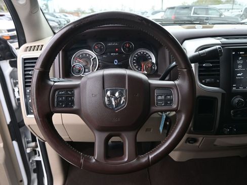 Used 2018 RAM 2500 SLT w/ Luxury Group image 29