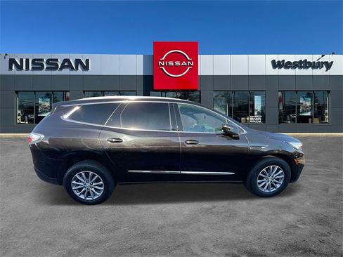 Used 2024 Buick Enclave Premium image 5