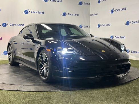 Used 2022 Porsche Taycan image 1