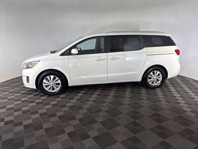 Used 2015 Kia Sedona LX w/ LX Convenience Package FWD image 10