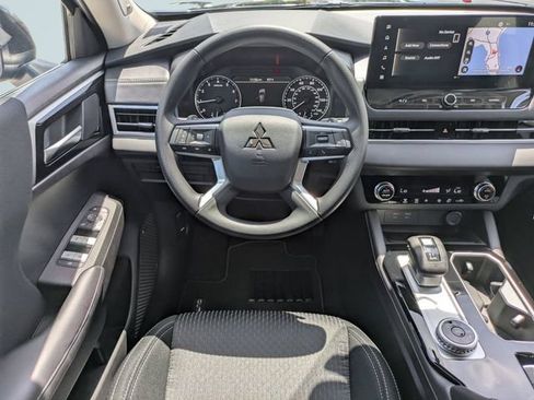 New 2026 Mitsubishi Outlander ES FWD image 16