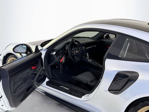 Used 2019 Porsche 911 GT3 RS w/ Weissach Package RWD image 12