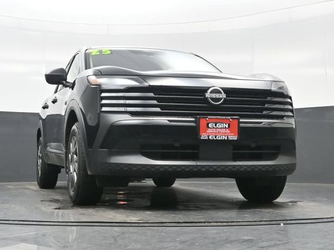 Used 2025 Nissan Kicks S image 31