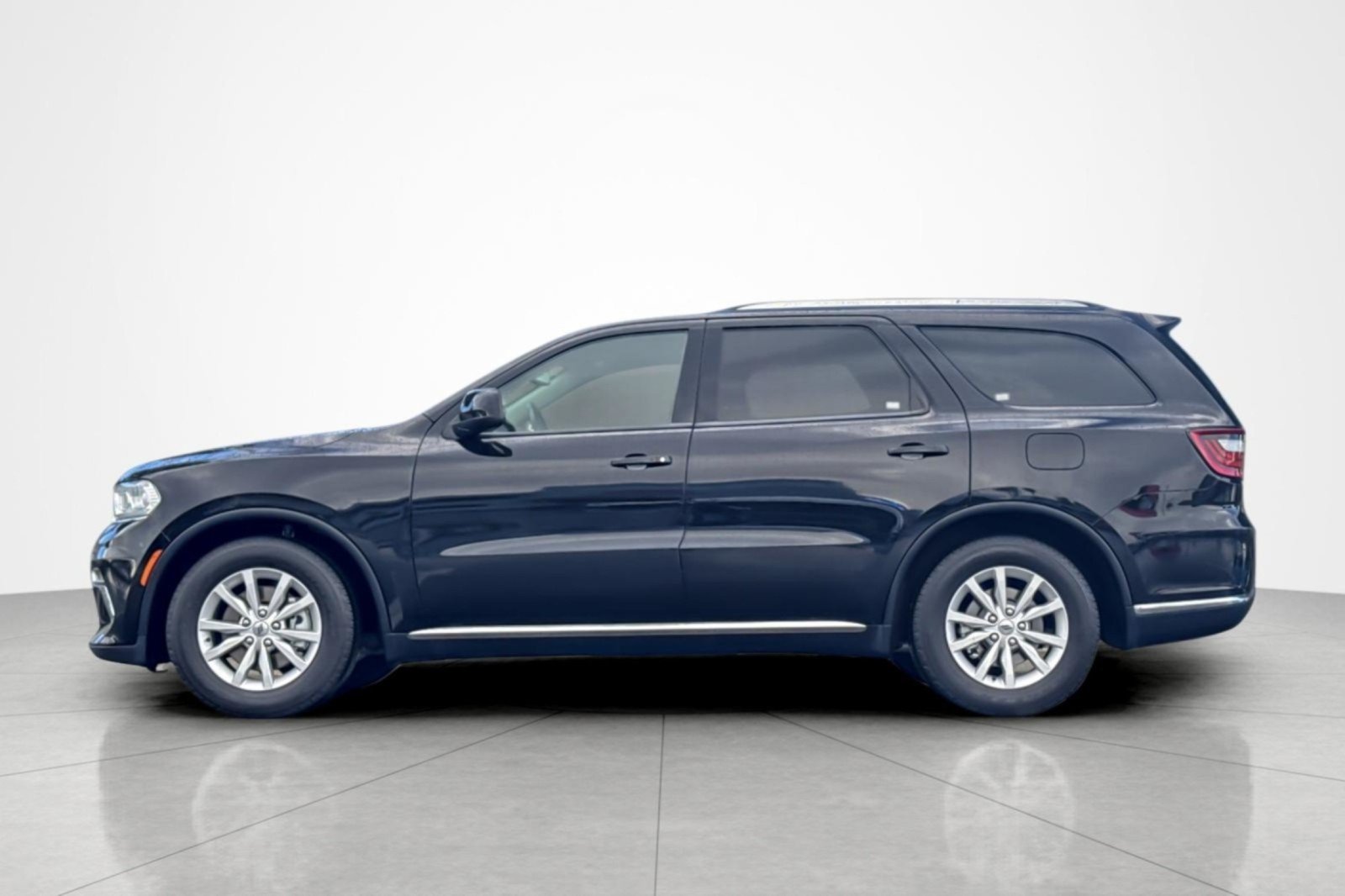 Used 2021 Dodge Durango SXT RWD image 2