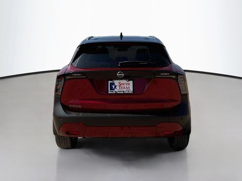 Used 2025 Nissan Kicks SR FWD image 6