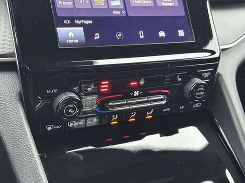 Used 2023 Jeep Grand Cherokee Altitude image 16