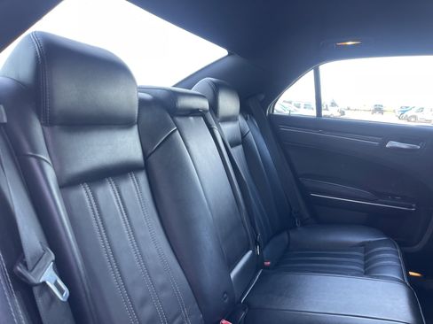 Used 2019 Chrysler 300 S image 24
