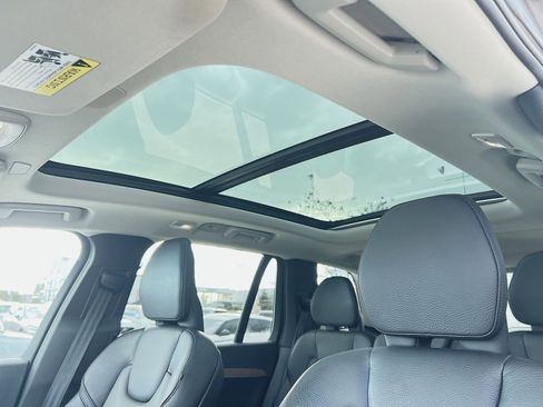 Used 2023 Volvo XC90 B6 Plus image 24