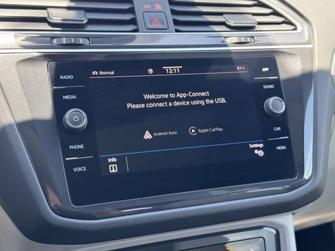 Certified 2024 Volkswagen Tiguan SE R-Line AWD/4WD image 26