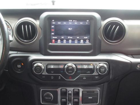 Used 2020 Jeep Gladiator Sport w/ Quick Order Package 24S AWD/4WD image 15