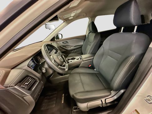 Used 2023 Nissan Rogue S AWD/4WD image 13
