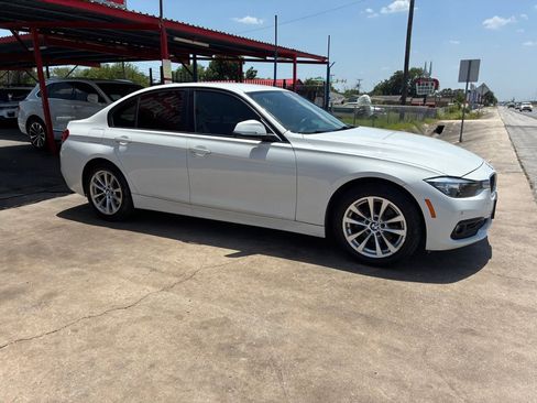Used 2017 BMW 320i Sedan RWD image 10