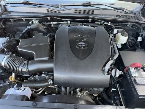 Used 2022 Toyota Tacoma SR5 image 31