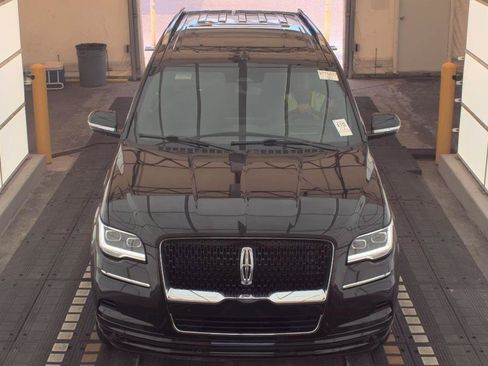 Used 2022 Lincoln Navigator L Reserve w/ Monochromatic Package RWD image 18