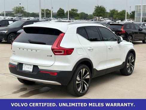 Certified 2025 Volvo XC40 B5 Plus AWD/4WD image 7
