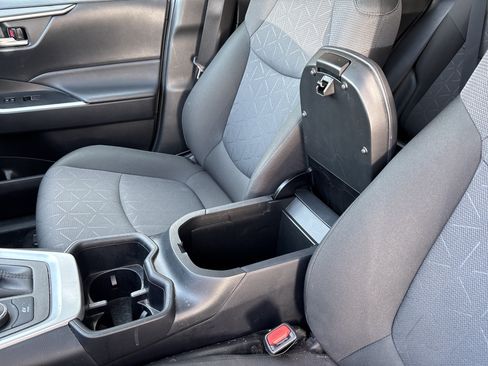 Used 2020 Toyota RAV4 XLE Premium w/ All Weather Liner Package AWD/4WD image 25