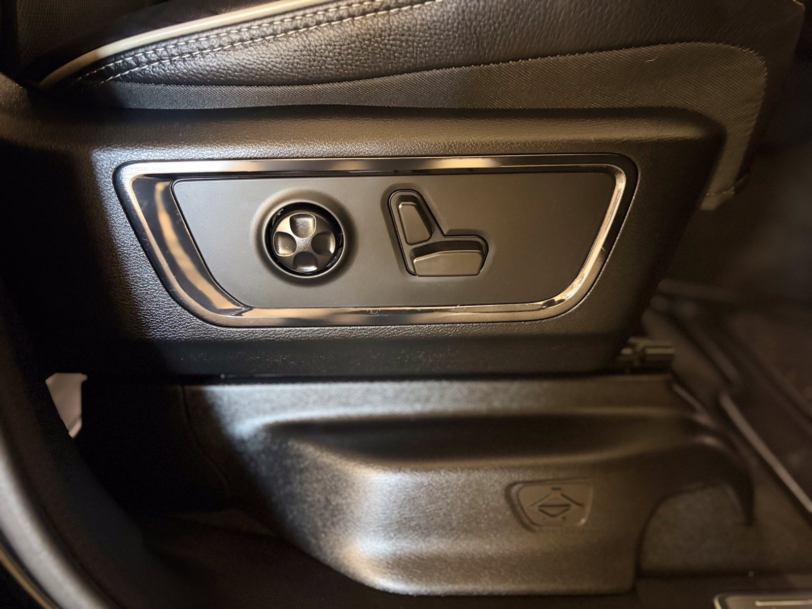 Used 2023 RAM 1500 Limited AWD/4WD image 28