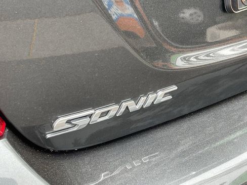 Used 2020 Chevrolet Sonic LT w/ Convenience Package FWD image 8