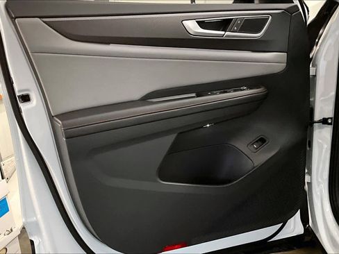 New 2026 Volkswagen Atlas Peak Edition image 24