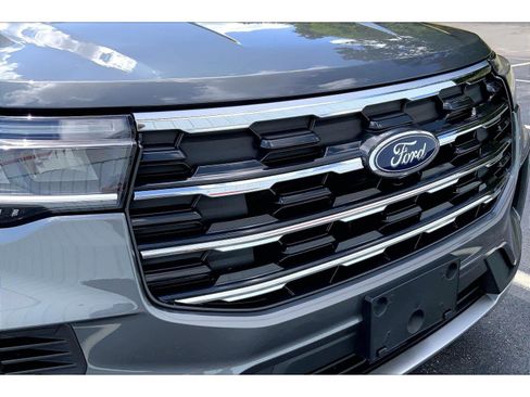 Used 2026 Ford Explorer Active AWD/4WD image 30