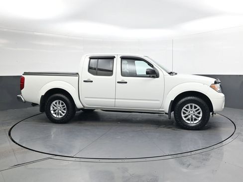 Used 2017 Nissan Frontier SV w/ SV Value Truck Package image 3