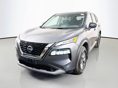 Used 2023 Nissan Rogue S image 4