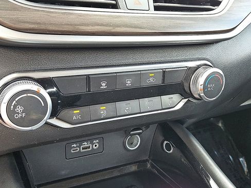 Used 2023 Nissan Altima 2.5 SV image 22