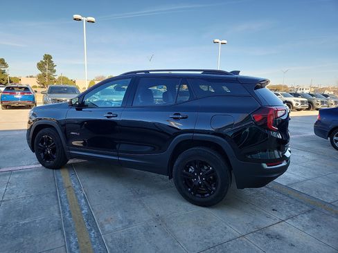 Used 2023 GMC Terrain AT4 image 4