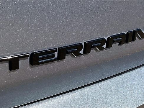 Used 2020 GMC Terrain SLE w/ Driver Convenience Package FWD image 30