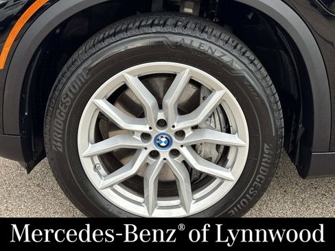 Used 2023 BMW X5 xDrive45e w/ Parking Assistance Package AWD/4WD image 9