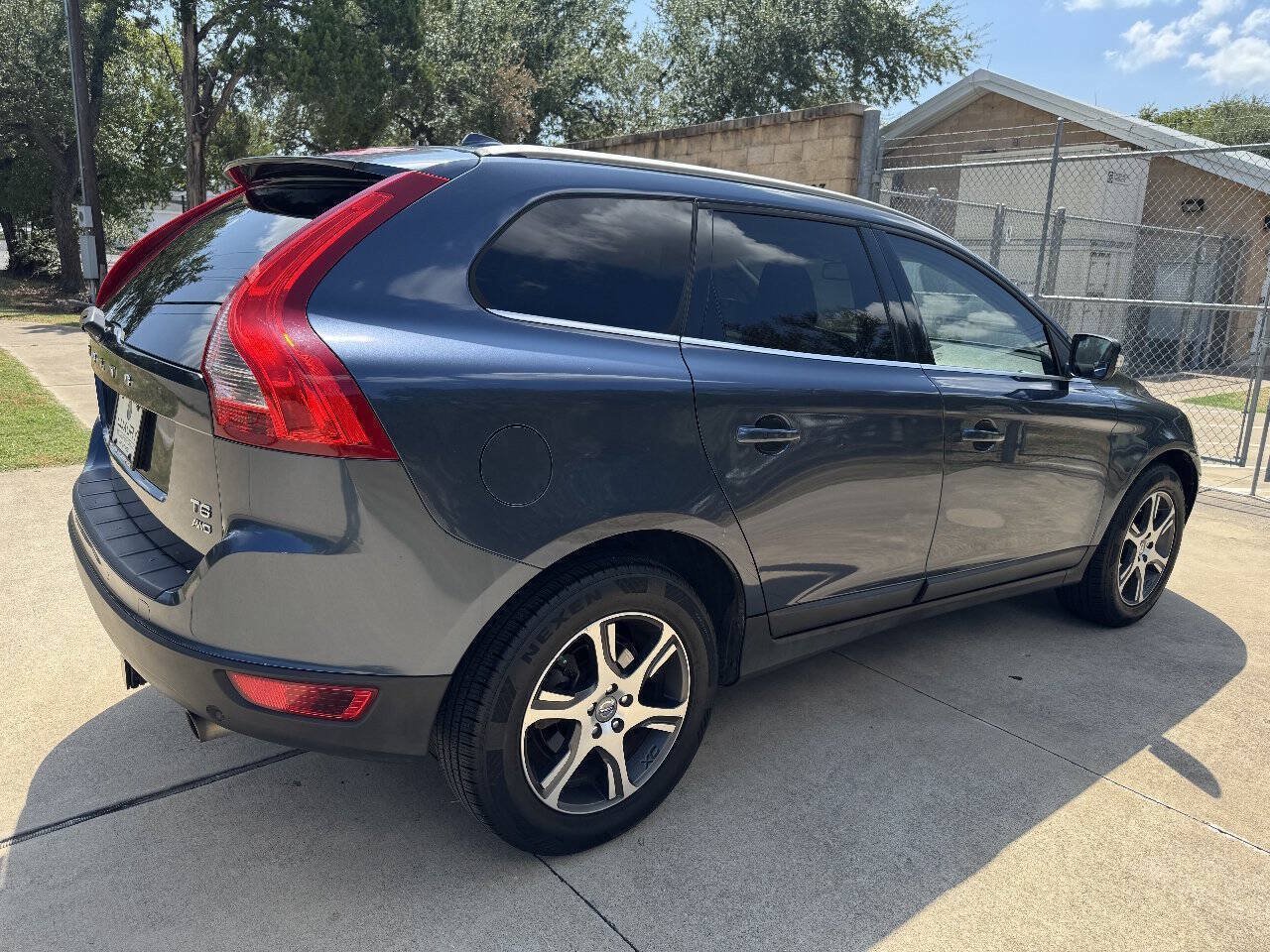 Used 2012 Volvo XC60 T6 AWD/4WD image 13