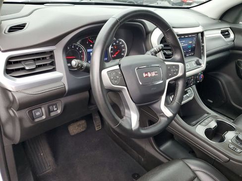 Used 2023 GMC Acadia SLT image 11