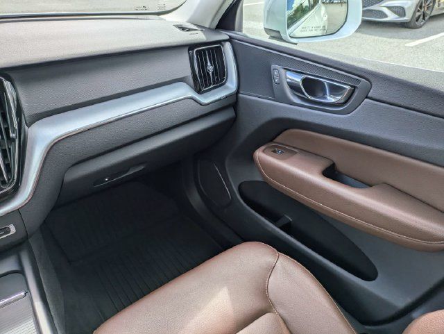 Used 2020 Volvo XC60 T5 Momentum w/ Protection Package Premier FWD image 18