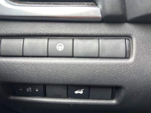 Used 2023 Nissan Rogue SL w/ SL Premium Package image 16