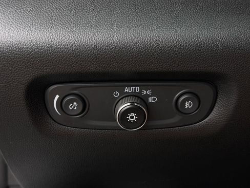Used 2021 Chevrolet Traverse LT FWD image 20