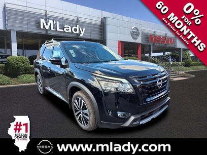 New 2025 Nissan Pathfinder Platinum w/ Black Appearance Package