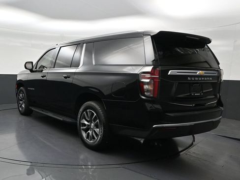 Used 2023 Chevrolet Suburban LT RWD image 3