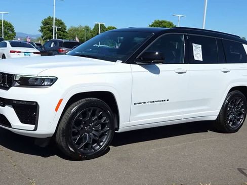 New 2026 Jeep Grand Cherokee L Summit AWD/4WD image 4